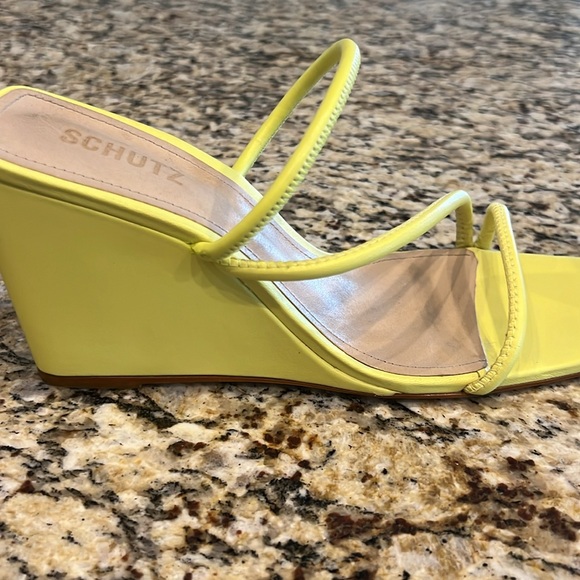 Neon yellow Schutz wedges size 9 - Picture 5 of 7